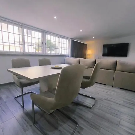 Aiden Apartment *